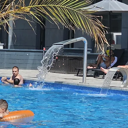 Holiday & Spa Family Premium 20m De Plaja Năvodari