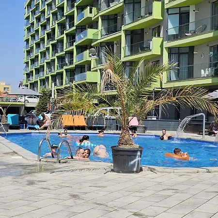 Holiday & Spa Family Premium 20m De Plaja * Năvodari