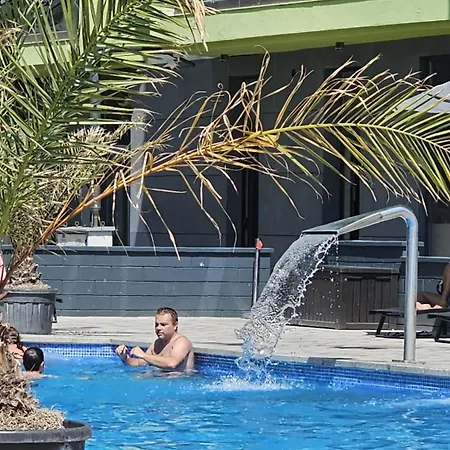 Holiday & Spa Family Premium 20m De Plaja * Năvodari